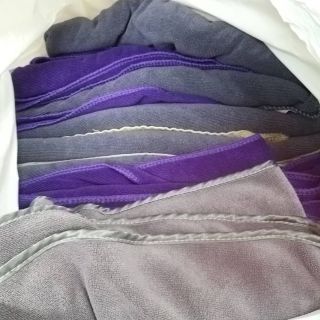 【做美容/毛巾會沾大大浸味既朋友注意】
                                                               如果你以為洗呢d毛巾只係落個洗衣粉，滴幾滴滴露就可以ko的話就大錯特錯喇😂，一d好似美容院咁既地方，毛巾成日都會沾到唔同氣味，除左需要用熱水浸之外，仲要用去油劑之類慢慢解決先得。
                                                               如果洗完仲有陣油味俾客人知道就大件事啦😱，想俾個最好既服務俾客人既話就聯絡我們得知更多吧~ 26年經驗唔係流架!
                                                               #洗衣 #洗衫 #洗衣店 #洗衣機 #油污 #去污 #美容 #美容院 #laundry