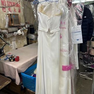 原來2023年12月2日，9日同16日係全年吉日！！！等我貼幾張婚紗相慶慶佢先！我地而家每星期處理婚紗既數量已達雙位數了😇
                                                               #洗婚紗 #洗禮服 #洗衣 #洗衣店 #洗衣服